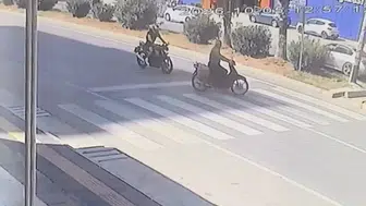 Mersin'de yaya geçidinde feci kaza: Güvenlik kamerası o anları kaydetti