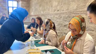 Rami Kütüphanesi'nde sanatın yeni formu: Fırın gerektirmeyen porselenler ziyaretçileri şaşırttı