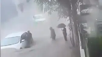 Sarıyer'de sular yükselirken o anı bekledi: Esnafın cesur hamlesi hayat kurtardı
