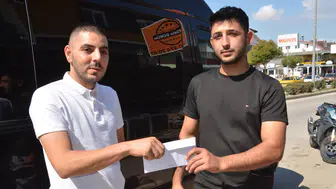 Yola saçılan paralar onu umutsuzluğa sürüklemişti: Sosyal medya sayesinde gelen büyük sürpriz