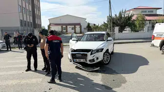 Iğdır'da korkutan çarpışma: İki otomobil hurdaya döndü