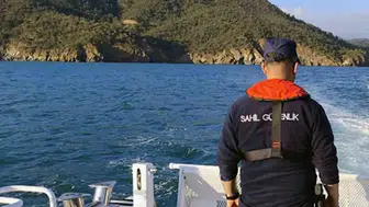 Göcek kıyılarında gece operasyonu: Kaçak geçişe Sahil Güvenlik engeli