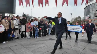 Düzce'deki tören geçişinde o isim yine tüm dikkatleri üzerine çekti