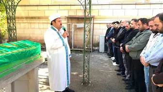Kardeşinin son yolculuğunda en zor görev: İmam, ağabeyinin cenaze namazını kıldırdı