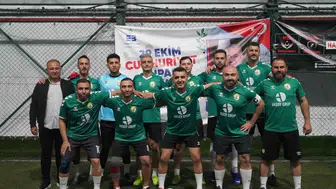Edremit'te Cumhuriyet coşkusu sahaya taşındı: Şampiyonluk geleneği bozulmadı
