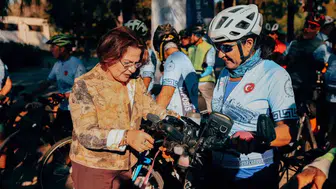 Didim'de pedallar bu kez toplumsal bir farkındalık için döndü