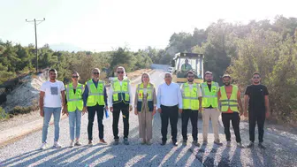 Merkezefendi'de ulaşım seferberliği: İki mahalle arasındaki yol baştan aşağı yenilendi