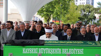 Abdullah Gül memleketi Kayseri'de hüzünlü bir veda için bir araya geldi