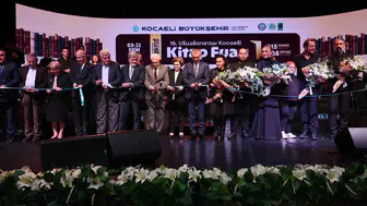 Kocaeli'de Edebiyat Rüzgarı: Kağıttan Dünyaların Kapıları Aralanıyor