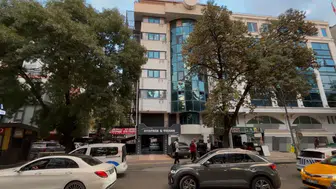 Başkentte dehşet anları: Otelin 6. katından park halindeki aracın üzerine çakıldı