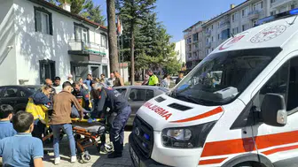 Şuhut'ta motosiklet kazası: Sürücü direksiyon hakimiyetini kaybedince yola savruldu