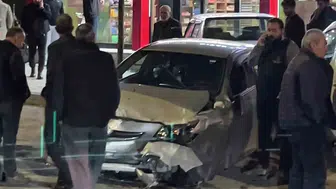 Seyir halindeyken direksiyon kilitlendi: Erzurum'da zincirleme kaza
