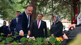 Isparta'da Cumhuriyet coşkusu meydanlara taştı: 103. yıl kutlamaları başladı