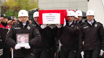 Van'daki acı kaza sonrası hüzünlü veda: Şehit polis memuru son yolculuğuna uğurlandı