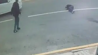 Kahta'da yürekleri ağza getiren kaza: Yerdeki çocuğa bakmadan geçip gitti