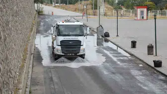Battalgazi'de titiz mesai: Sokaklardan mezarlıklara kadar her yer elden geçiriliyor
