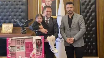 Erzurum'un minik kahramanı: Temizlik işçilerine olan sevgisi onu başkanın makamına taşıdı