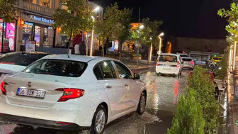 Mardin'de gökyüzü karardı: Şiddetli dolu ve fırtına hayatı felç etti