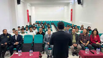 Geleceğin mimarlarıyla kritik buluşma: Kaymakam Kandemir'den sınav yolunda moral dopingi
