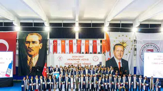 Bilecik'te Akademik Gurur Günü: 75 Öğretim Üyesi Yeni Unvanlarını Cübbeleriyle Taçlandırdı