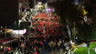 Bolu sokaklarında Cumhuriyet ışığı: Binlerce kişi tek yürek oldu