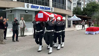 Sinop'ta yürekleri dağlayan veda: Görevi başında hayatını kaybeden polis memuru son yolculuğuna uğurlandı