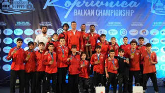 Denizli'nin genç pehlivanları Hırvatistan'da tarih yazdı: Balkanlar'dan 6 madalya ile döndüler
