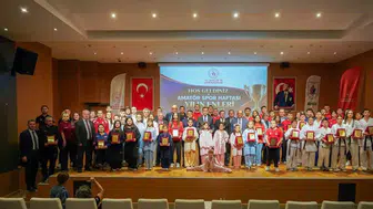 Bolu'da madalya kürsüsüne çıkanlar onurlandırıldı: Amatör sporun yıldızları sahnede