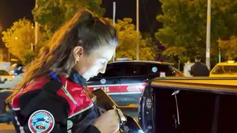 Isparta sokaklarında geniş çaplı huzur operasyonu: Onlarca firari kıskıvrak yakalandı