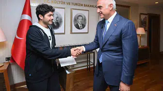 Orman işçisinin oğlu imkansızlıkları aştı: Hacettepe Tıp yolunda Bakan Ersoy ile buluştu