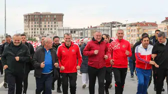 Zeytinburnu'nda Cumhuriyetin 101. yılına dev adımlar: 2 bini aşkın sporcu parkuru fethetti