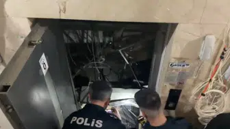 Kızıltepe'de korkunç kaza: Bakım halatı koptu, işçiler metrelerce yüksekten çakıldı