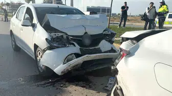 Aksaray'da trafik ışıklarında korkutan zincirleme kaza: Polis aracı da hedef oldu