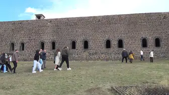 Erzurum'un genç turizmcileri şehri keşfediyor: Tarihi tabyalarda ilk ders