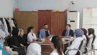 Cizre'de Sıra Arkadaşı Oldu: İlçe Müdürü İke'den Eğitime Gönül Dokunuşu
