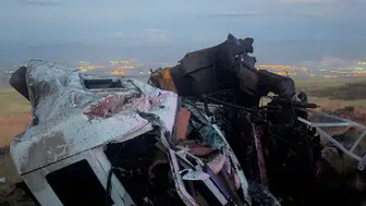 Niğde kara yolunda korkunç kaza: Kontrolden çıkan vinç devrildi