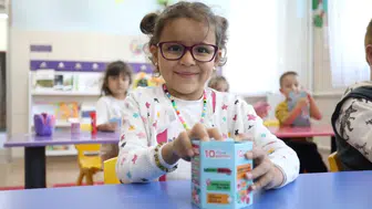 İnegöl'de minik eller kendi kitaplarını alacak: 27 bin kumbara dağıtıldı