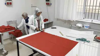 Gaziantep'te elleriyle ilmek ilmek işliyorlar: Ay-yıldızlı al bayraklar Cumhuriyet için hazırlanıyor
