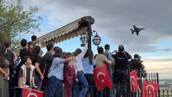 Diyarbakır semalarında unutulmaz anlar: SOLOTÜRK tarihi dokuyla buluştu