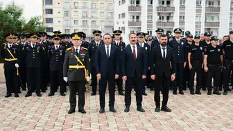 Silopi'de Cumhuriyet coşkusu: Protokol Atatürk anıtına çelenk sundu