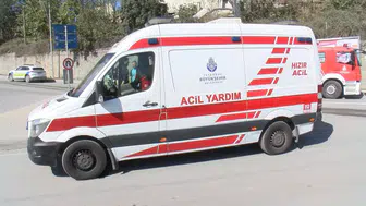 Sultangazi'de dehşet anları: Yokuş aşağı kontrolden çıkan İETT otobüsü duvara çarptı