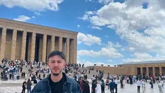 Fatsa'da gece yarısı dehşeti: Genç sürücü kaldırıma çarptı