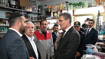 Erzurum'un Karayazı ilçesinde samimi diyalog: Vali Baruş esnafın kapısını çaldı