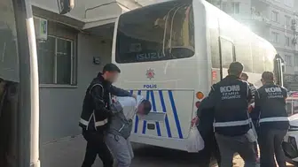İzmir'de gece yarısı dehşeti: Organize suç örgütüne yönelik operasyonda 4 tutuklama