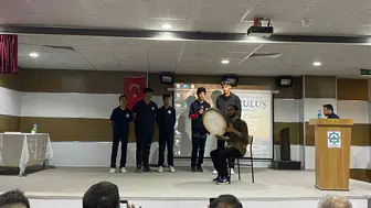 Kars'ta İmam Hatip ruhu sahnede: Gençlerden duygulandıran performans