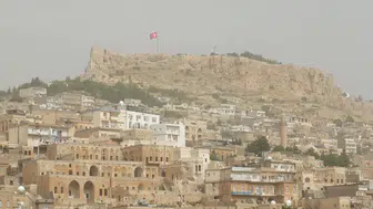Mardin'de gökyüzü turuncuya boyandı: Şehir toz bulutlarının esiri oldu