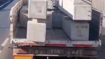 Eskişehir trafiğinde ölümcül ihmal: Tonluk beton bloklar hiçbir önlem alınmadan taşındı