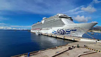 Dev kruvaziyer rotasını Bodrum'a çevirdi: Binlerce kişi ilçeye akın etti