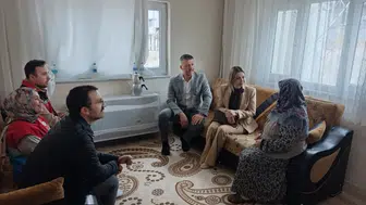 Havza'da kapı kapı dolaştılar: Devletin şefkat eli yaşlıların evine ulaştı