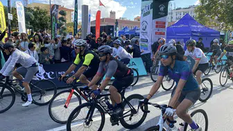 Tarihi yarımadada dev pedal şöleni: 13 ülkeden yüzlerce sporcu Çanakkale'de buluştu